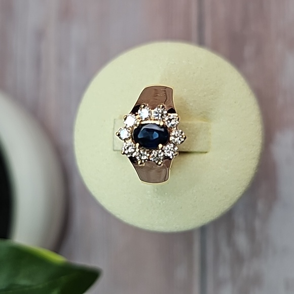 14KT YELLOW GOLD DIAMOND AND SAPPHIRE RING - Picture 2 of 15